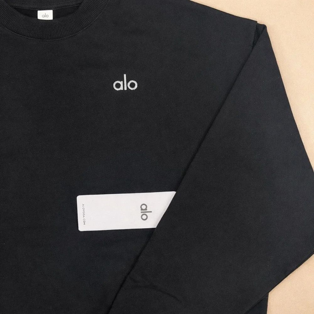 ALO Yoga Black Crewneck Sweatshirt with Subtle Logo - Picture 2 of 4